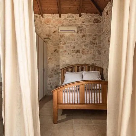 Vila Murtini Stone With Private Pool, By Zantewize