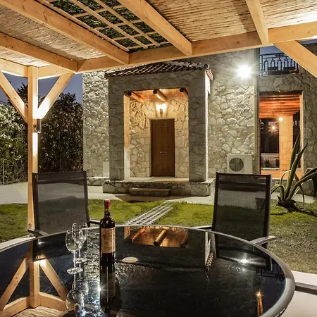 Murtini Stone With Private Pool, By Zantewize Áyios Kírikos