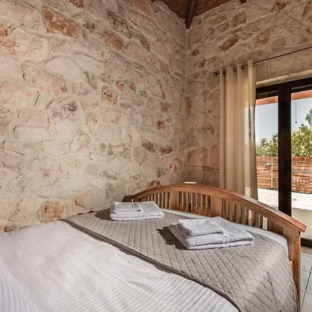 Murtini Stone With Private Pool, By Zantewize * Agios Kirikos (Zakynthos)