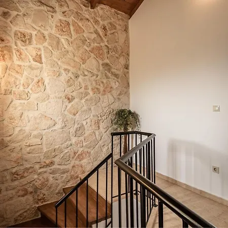 וילה Murtini Stone With Private Pool, By Zantewize *